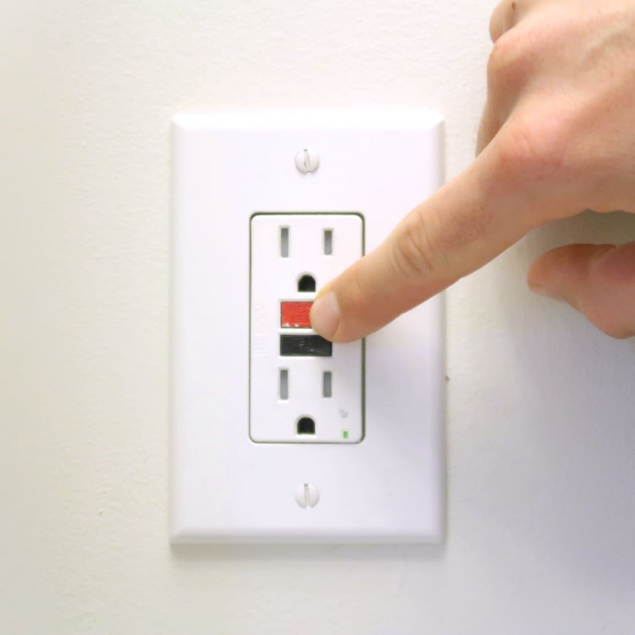west-copper-electric-kelowna-electrician-gfci-outlet-receptacle